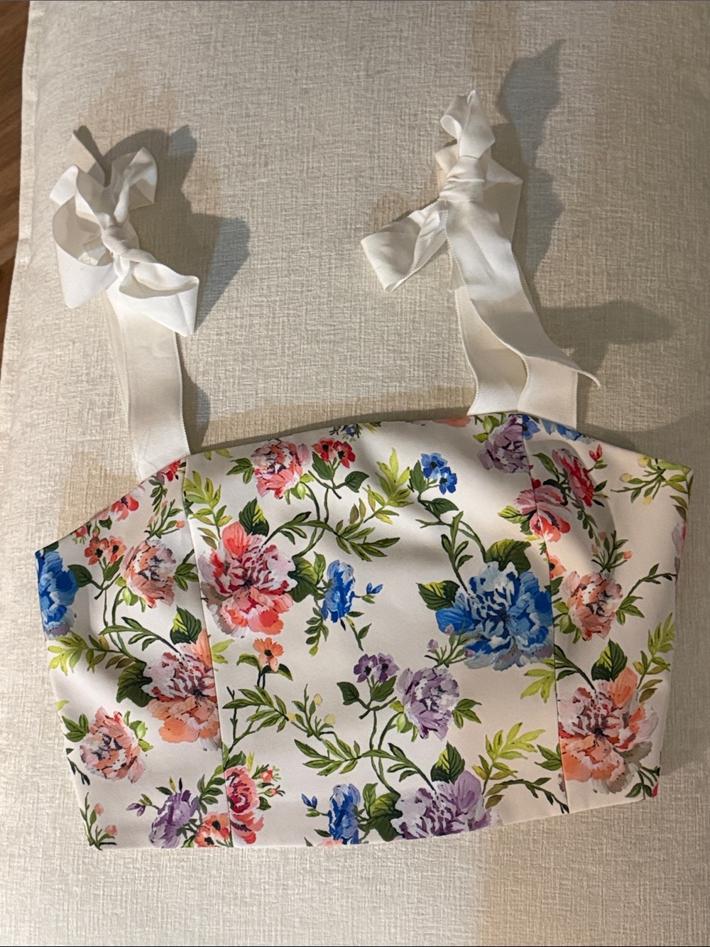 Alice + Olivia White Floral Tie-Shoulder Crop Top